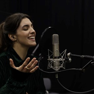 Bárbara Branco sings the theme song of TIMELESS LOVE